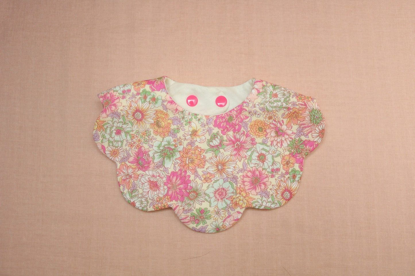 Dahlia garden scalloped Bib